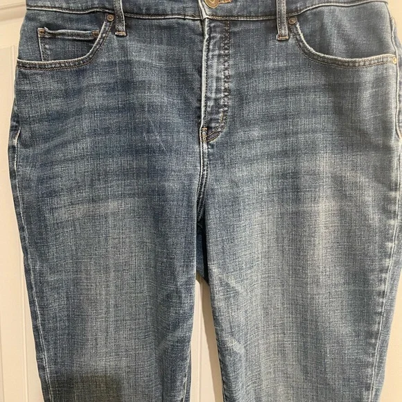 Chico's So Slimming Girlfriend Slim Leg Crop Jeans. Women’s size 10. - Picture 2 of 12